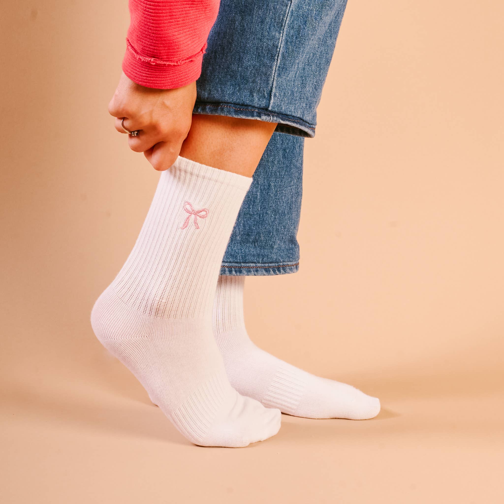 The Darling Effect - Embroidered Crew Socks-Pink Bow